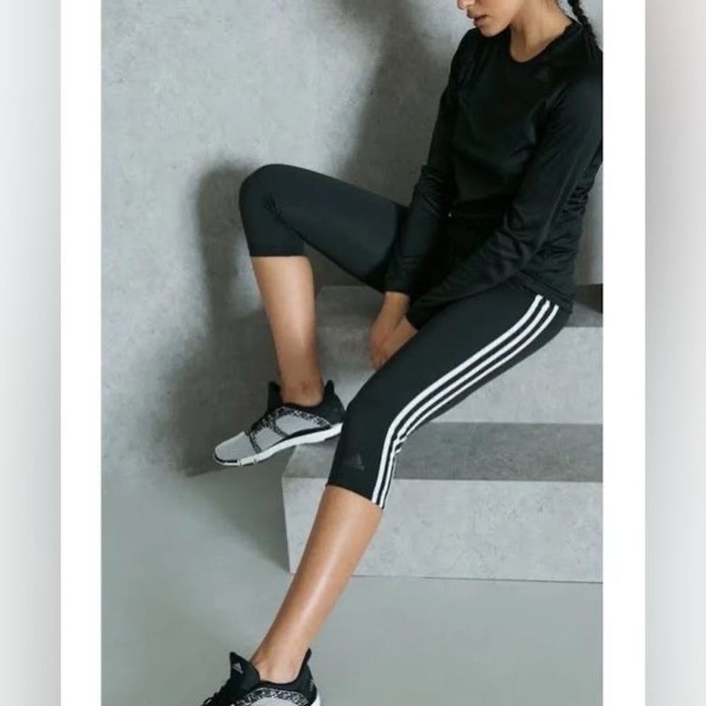 ADIDAS Capri Leggings Size M